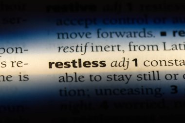 bir sözlüğü'ndeki huzursuz sözcüğü. huzursuz kavramı.