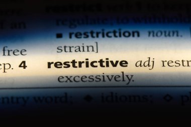 bir sözlüğü'ndeki kısıtlayıcı sözcüğü. kısıtlayıcı kavramı.