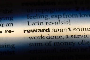 bir sözlüğü'ndeki ödül sözcüğü. ödül kavramı.