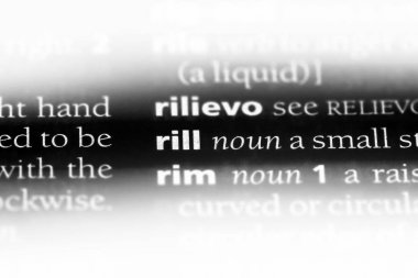 bir sözlüğü'ndeki Rill sözcüğü. Rill kavramı.