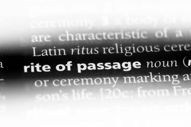 ergenlik ayini Word'de bir sözlük. ergenlik ayini kavramı.