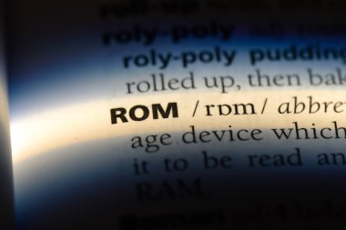 bir sözlüğü'ndeki ROM sözcüğü. ROM kavramı.