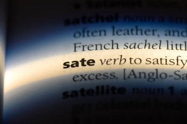 bir sözlüğü'ndeki sözcüğü doyurmak. kavram doyurmak.