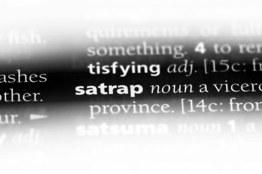 bir sözlüğü'ndeki satrap sözcüğü. satrap kavramı.