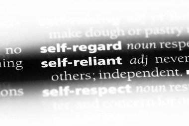 kendi kendine güvenen tek kelimeyle bir sözlük. kendi kendine güvenen kavramı.