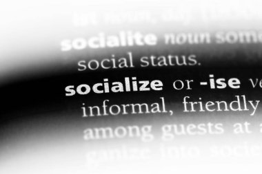 bir sözlüğü'ndeki sözcüğü sosyalleşme. sosyalleşme kavramı.