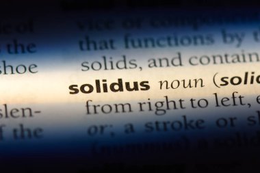 bir sözlüğü'ndeki Solidus sözcüğü. Solidus kavramı.