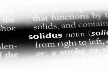 bir sözlüğü'ndeki Solidus sözcüğü. Solidus kavramı.