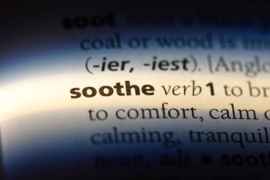 bir sözlüğü'ndeki sözcüğü yatıştırır. kavram yatıştırmaya.