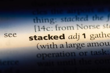 Yığılmış tek kelimeyle bir sözlük. yığılmış kavramı.