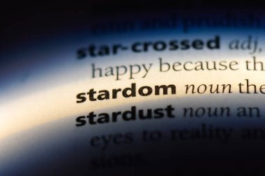 bir sözlüğü'ndeki yıldızlık sözcüğü. yıldızlık kavramı.