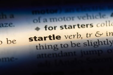 bir sözlüğü'ndeki sözcüğü korkutmak. kavram korkutmak.