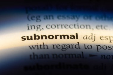 subnormal tek kelimeyle bir sözlük. subnormal kavramı.
