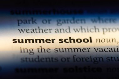 Yaz Okulu Word'de bir sözlük. yaz okulu kavramı.