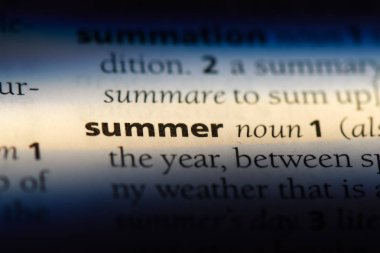 Yaz Word'de bir sözlük. Yaz konsepti.