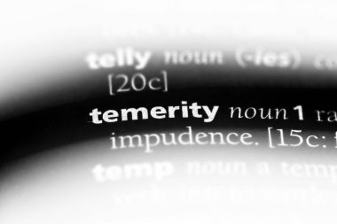 bir sözlüğü'ndeki cüretin sözcüğü. cüretin kavramı.