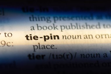 kravat PIN Word'de bir sözlük. kravat pin kavramı.