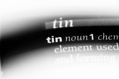 bir sözlüğü'ndeki teneke sözcüğü. kalay kavramı.