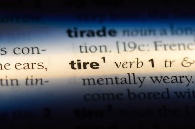 bir sözlüğü'ndeki sözcüğü lastik. yormak genel kavram.