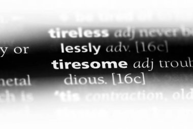 bir sözlüğü'ndeki yorucu sözcüğü. yorucu kavramı.