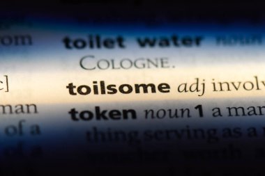 bir sözlüğü'ndeki zahmetli sözcüğü. zahmetli kavramı.