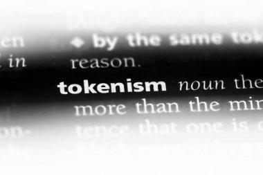 tokenism sözcük sözlüğe. tokenism kavramı.