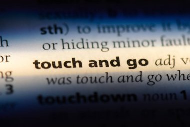 dokun ve bir sözlük Word'de git. dokun ve git konsepti.