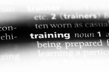 bir sözlüğü'ndeki eğitim sözcüğü. eğitim kavramı.