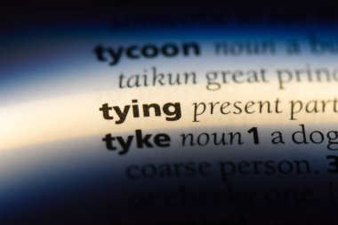 sözcük sözlükte bağlıyor. kavram bağlama.