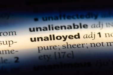 bir sözlüğü'ndeki alaşımsız sözcüğü. Alaşımsız kavramı.