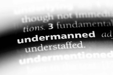 bir sözlüğü'ndeki askerli sözcüğü. personelsiz kavramı.