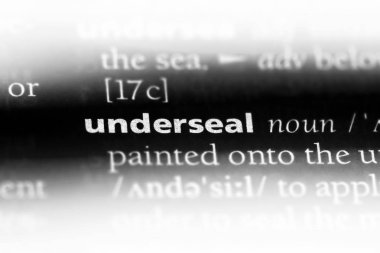 bir sözlüğü'ndeki sözcüğü underseal. underseal kavramı.