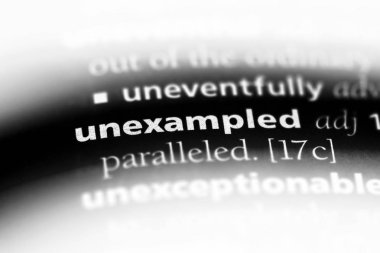 bir sözlüğü'ndeki güvenilirlikle sözcüğü. güvenilirlikle kavramı.