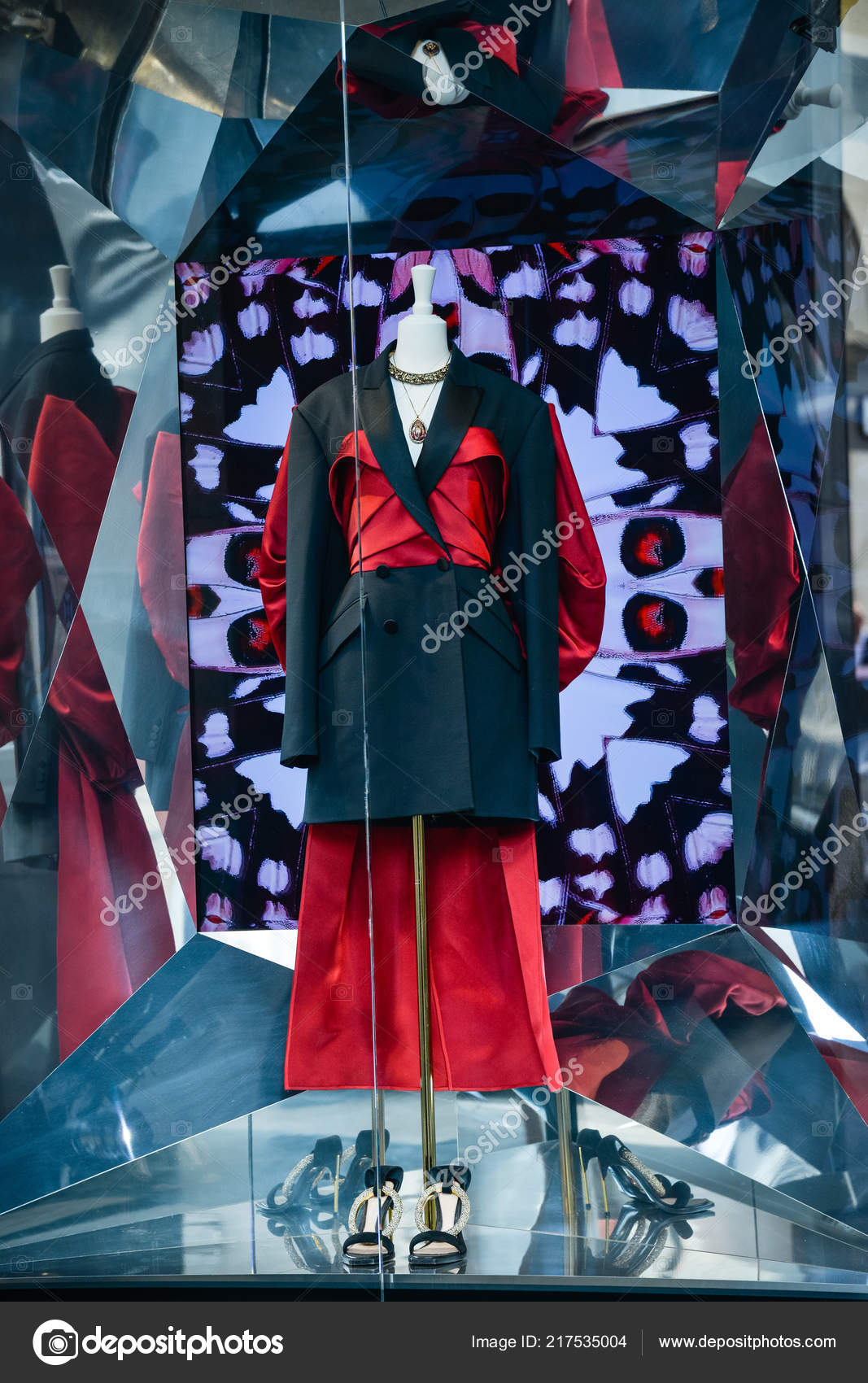 alexander mcqueen via montenapoleone