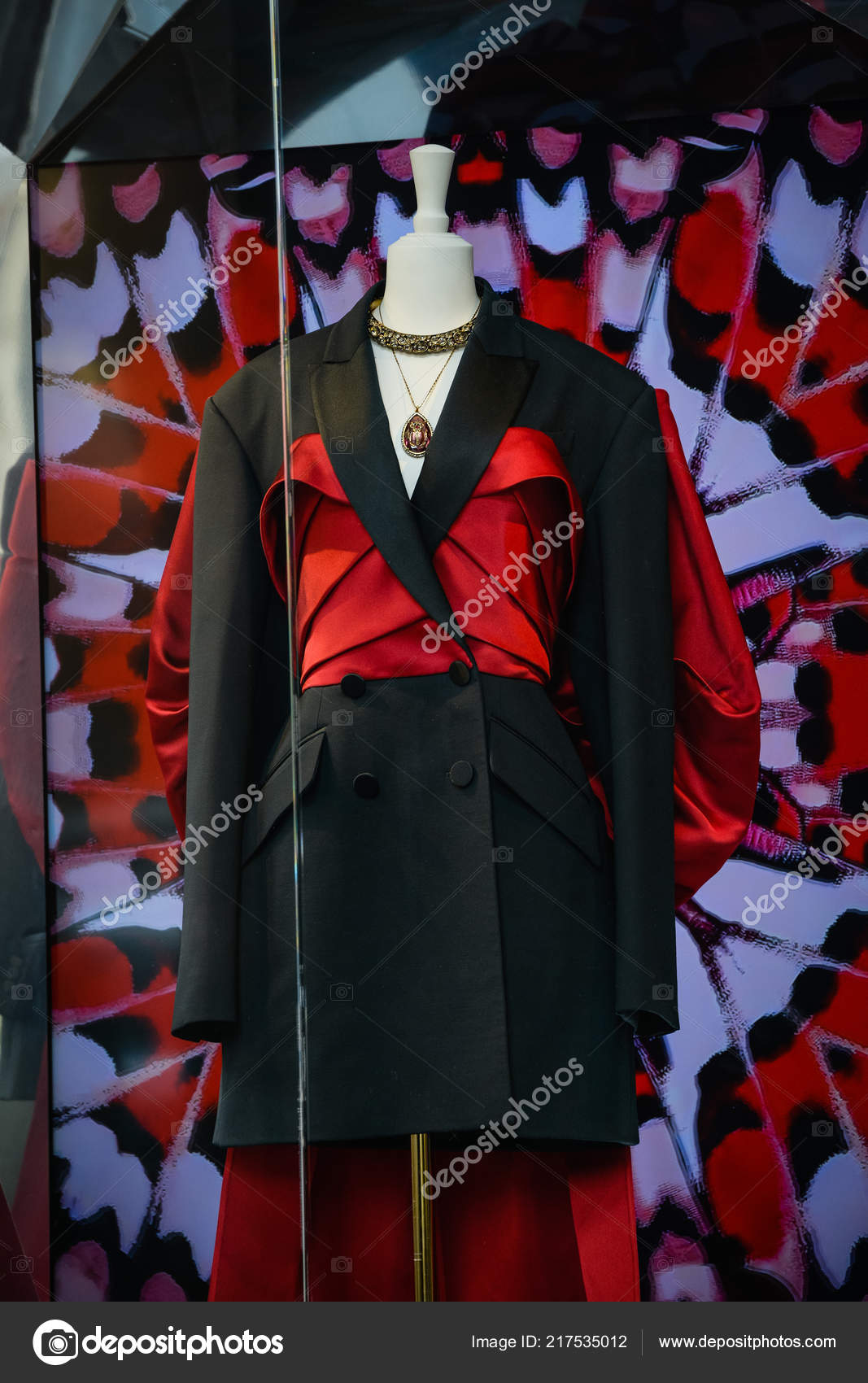 alexander mcqueen via montenapoleone