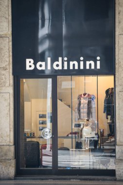 Milan, İtalya - 21 Eylül 2018: Baldinini mağaza Milano'da. Montenapoleone alan. Hafta Baldinini shopping moda.
