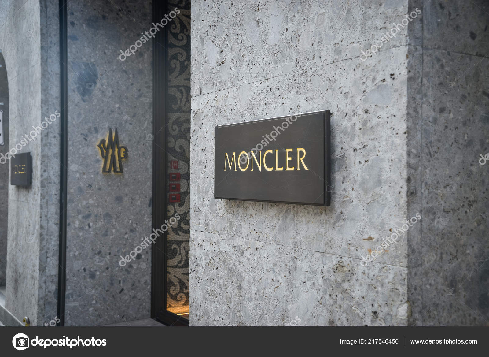 moncler montenapoleone