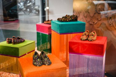 Milan, İtalya - 21 Eylül 2018: Fratelli Rossetti mağaza Milano'da. Montenapoleone alan. Moda Haftası Fratelli Rossetti alışveriş.