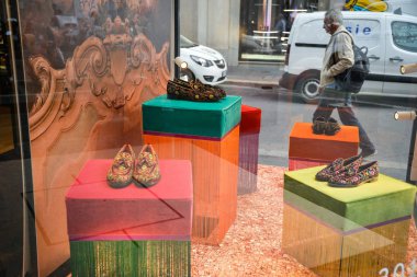 Milan, İtalya - 21 Eylül 2018: Fratelli Rossetti mağaza Milano'da. Montenapoleone alan. Moda Haftası Fratelli Rossetti