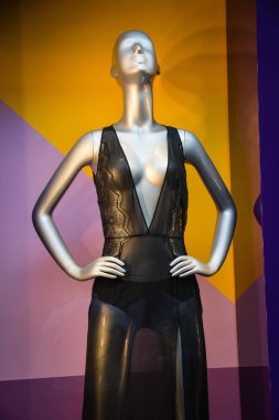 Milan, İtalya - 21 Eylül 2018: La Perla mağaza Milano'da. Montenapoleone alan. La Perla hafta alışveriş moda.