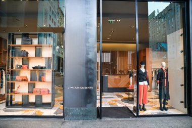 Milan, İtalya - 21 Eylül 2018: Liviana Conti mağaza Milano'da. Montenapoleone alan. Moda Haftası Liviana Conti alışveriş.