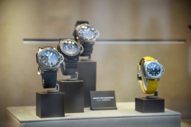 Milan, İtalya - 21 Eylül 2018: Panerai mağaza Milano'da. Montenapoleone alan. Panerai hafta alışveriş moda.