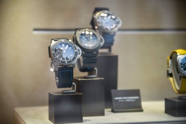Milan, İtalya - 21 Eylül 2018: Panerai mağaza Milano'da. Montenapoleone alan. Panerai hafta alışveriş moda.