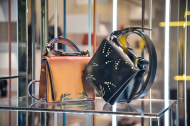 Milan, İtalya - 21 Eylül 2018: Pollini mağaza Milano'da. Montenapoleone alan. Pollini hafta alışveriş moda.