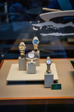 Milan, İtalya - 21 Eylül 2018: Rolex mağaza Milano'da. Montenapoleone alan. Rolex hafta alışveriş moda.
