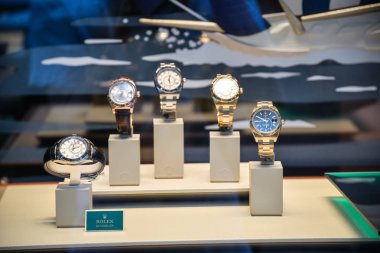 Milan, İtalya - 21 Eylül 2018: Rolex mağaza Milano'da. Montenapoleone alan. Rolex hafta alışveriş moda.