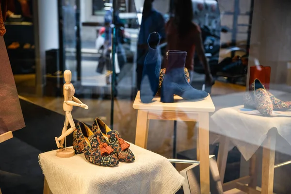 意大利米兰 2018年9月21日 弗拉特里罗塞蒂在米兰的商店 Montenapoleone 时装周弗拉特里罗塞蒂购物 — 图库照片