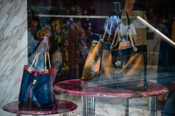 ミラノ イタリア 2018 ミラノのグッチの店 モンテナポレオーネ通り周辺 グッチ ファッション ウィーク — ストック写真
