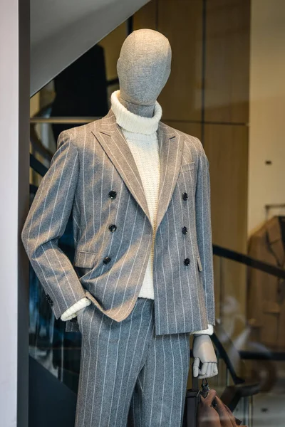 意大利米兰 2018年9月21日 雨果老板在米兰的商店 Montenapoleone 时尚周雨果老板购物 — 图库照片