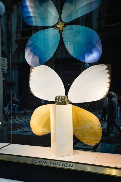 Milão Itália Setembro 2018 Loja Louis Vuitton Milão Área Montenapoleone — Fotografia de Stock